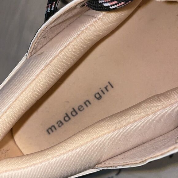 Madden Girl sneakers   - Picture 6 of 6